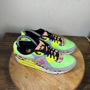 Nike Air Max 90 BeTrue Shoes Womens Size 9 Pride Animal Print Floral CW3499-300
